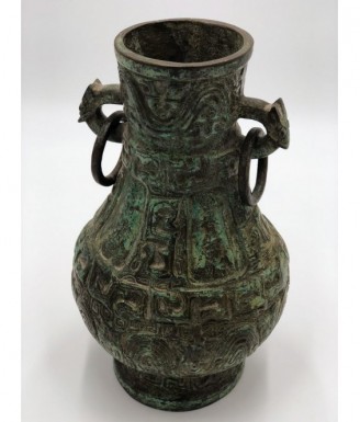 Ancien vase chinois en bronze