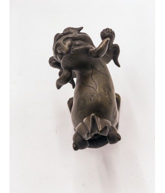 bronze asiatique d'un chien Fo
